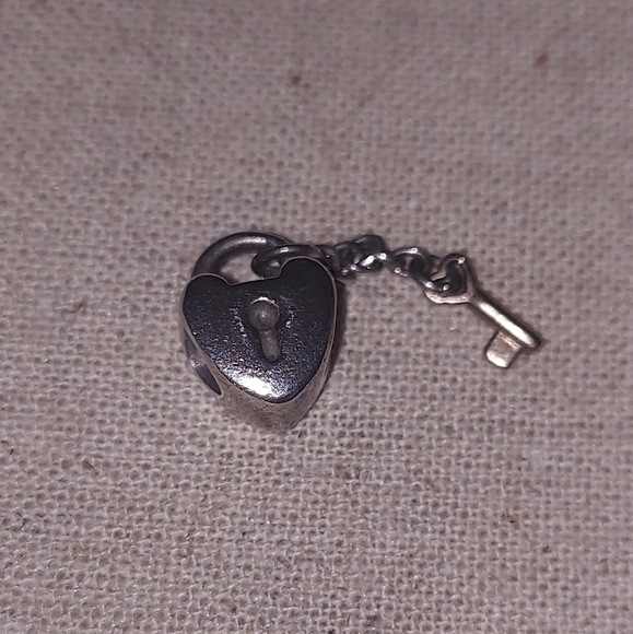 Pandora Bead - Picture 1 of 4